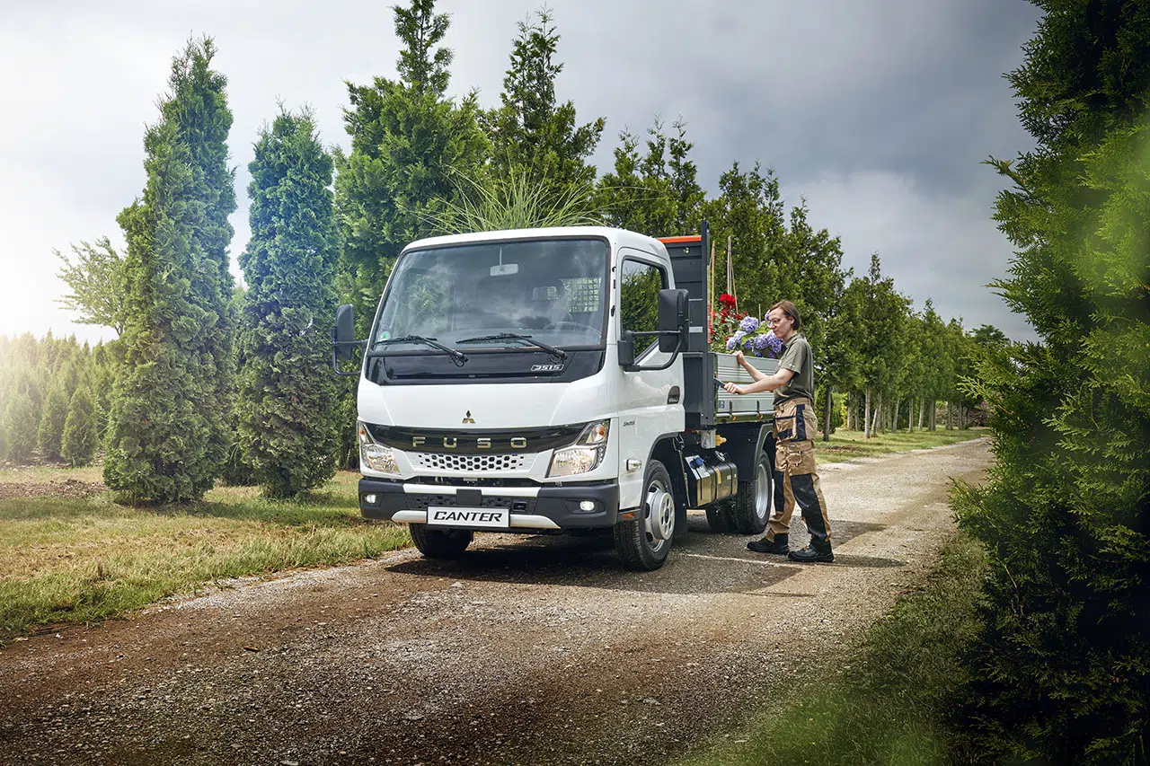 Der FUSO Canter als wendiger Abfallsammler in Zell am See - RoadStars